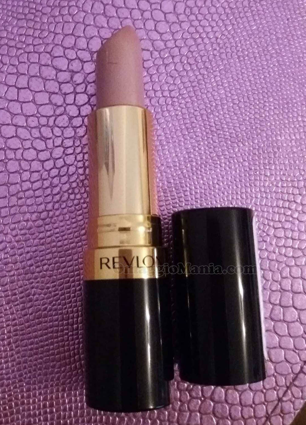rossetto Revlon di Petrica con Colgate