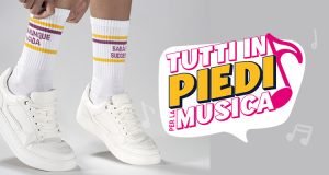 Tutti in piedi per la musica